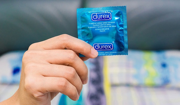 sử dụng bao cao su durex